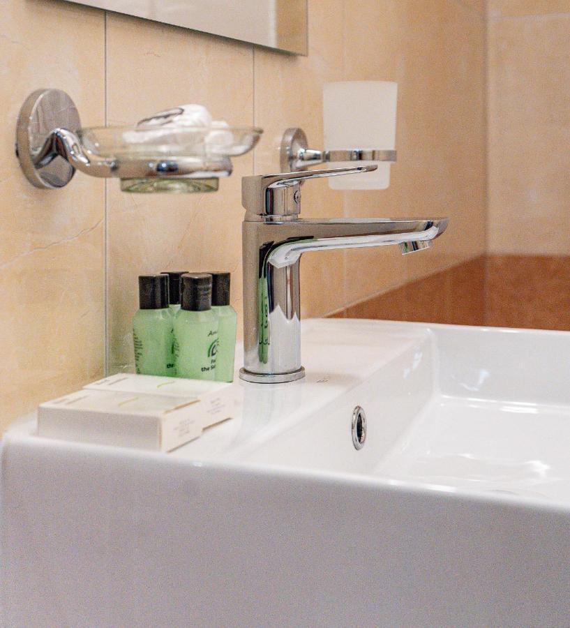 Per56 By Smart Cozy Suites - Right Next To The Metro - Parking - Available 24Hr Athén Kültér fotó