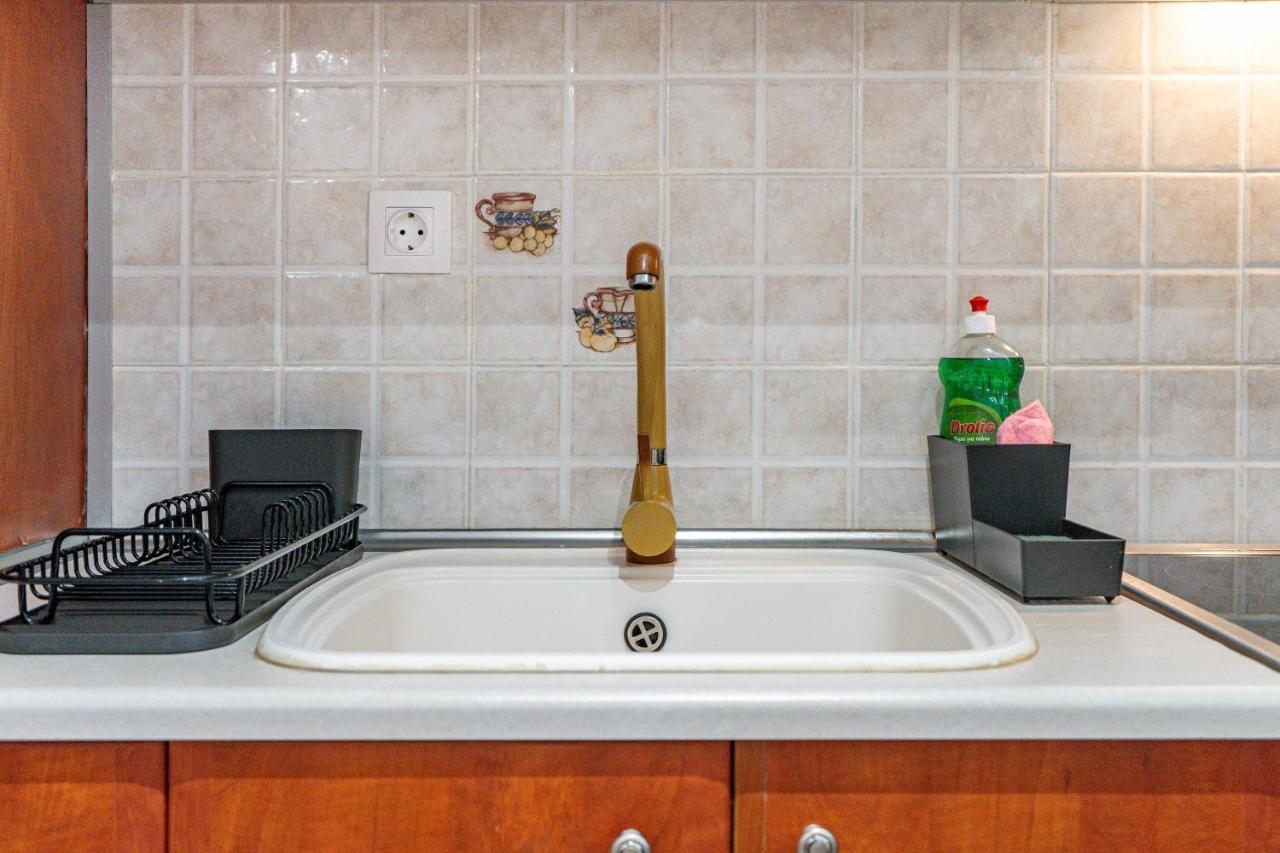 Per56 By Smart Cozy Suites - Right Next To The Metro - Parking - Available 24Hr Athén Kültér fotó
